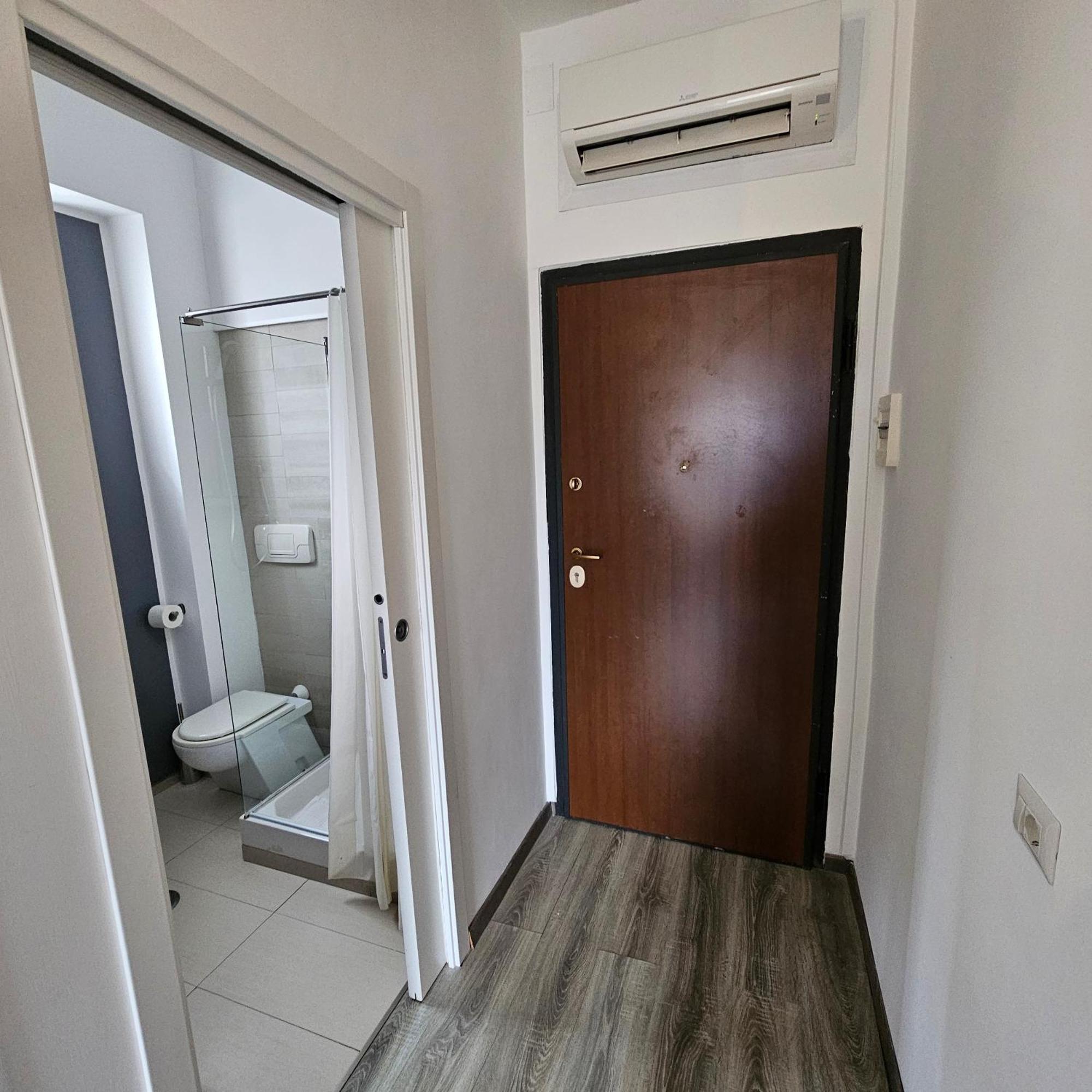 Room & Parking In Centro Citta Con Parcheggio Privato E Wifi 波坦察 外观 照片