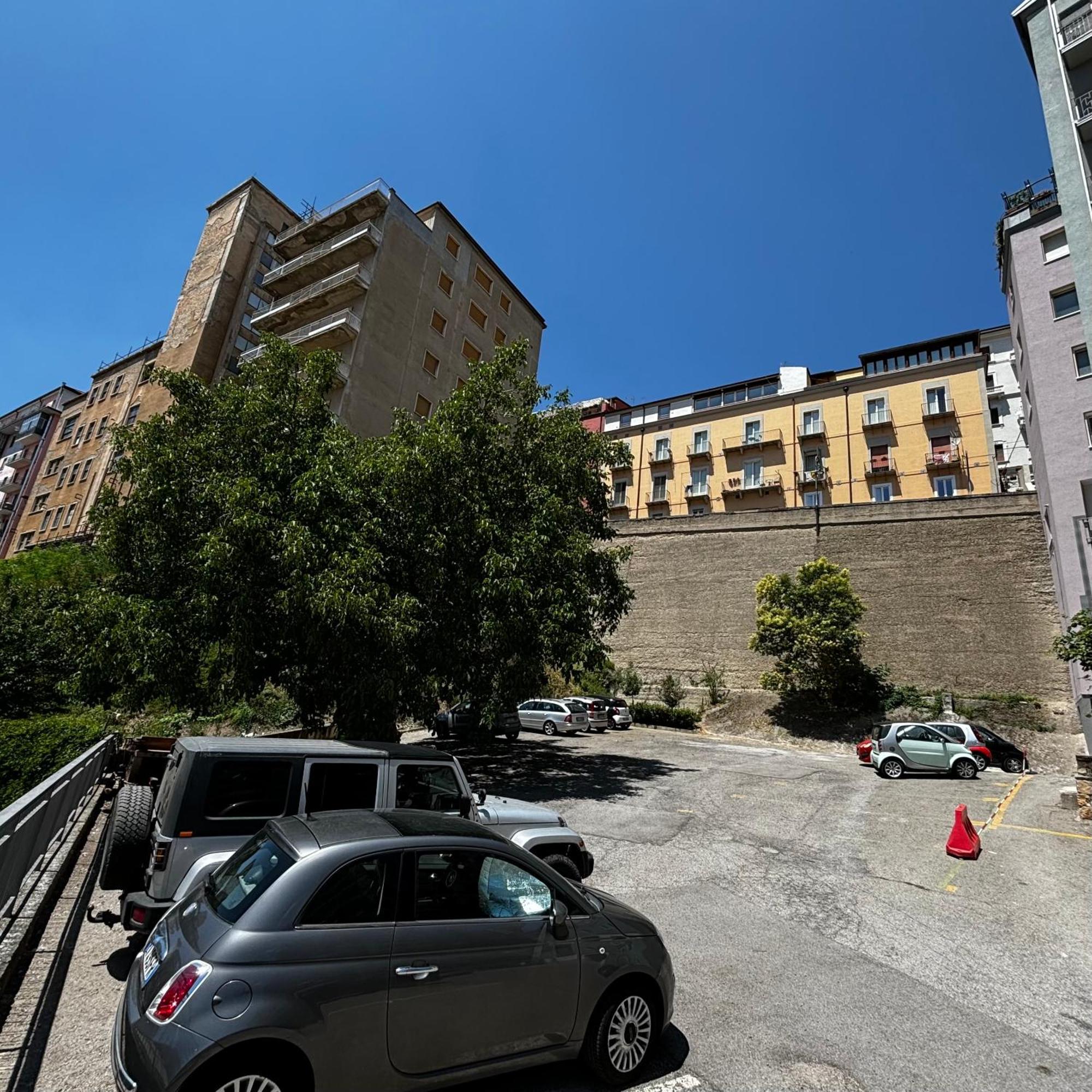 Room & Parking In Centro Citta Con Parcheggio Privato E Wifi 波坦察 外观 照片