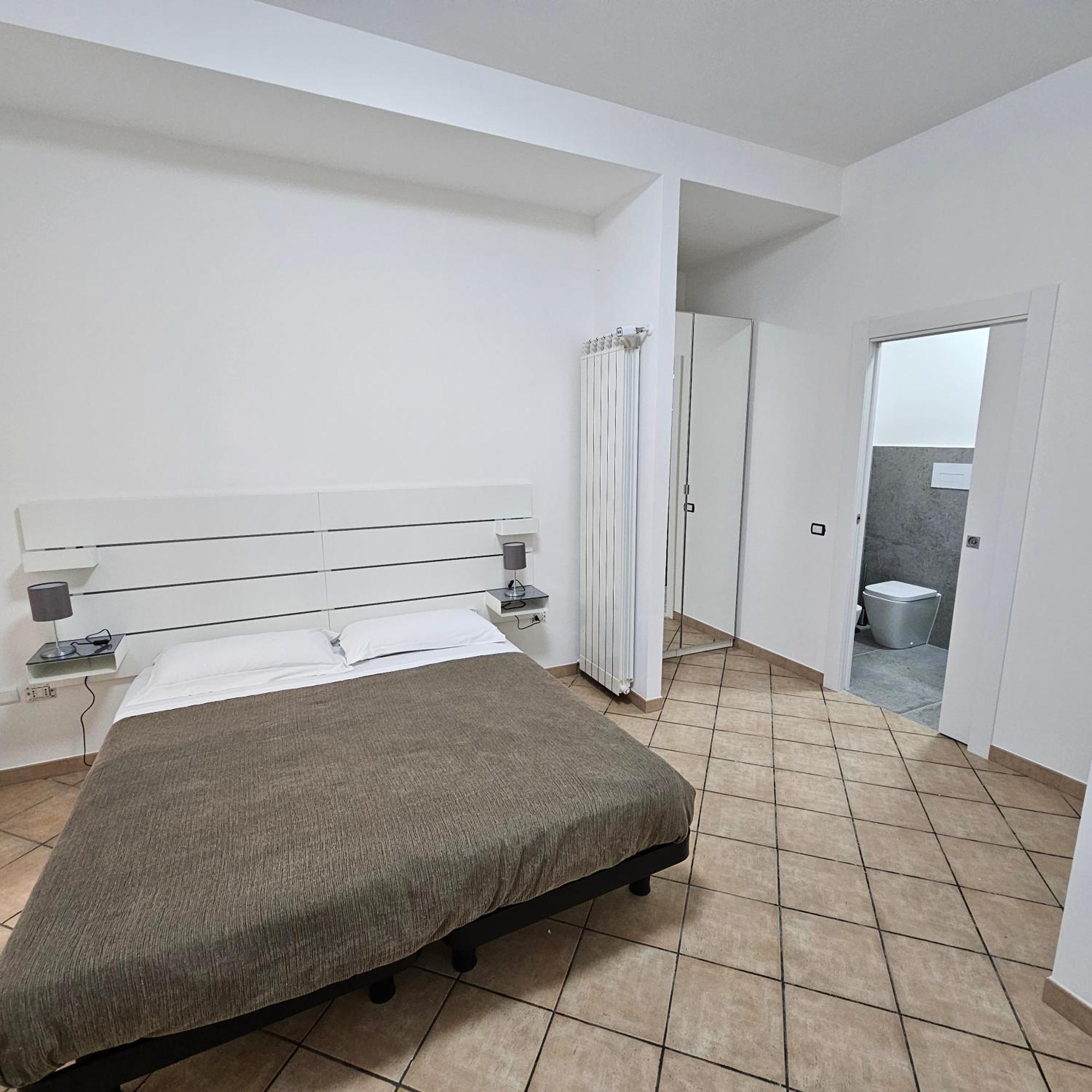 Room & Parking In Centro Citta Con Parcheggio Privato E Wifi 波坦察 客房 照片