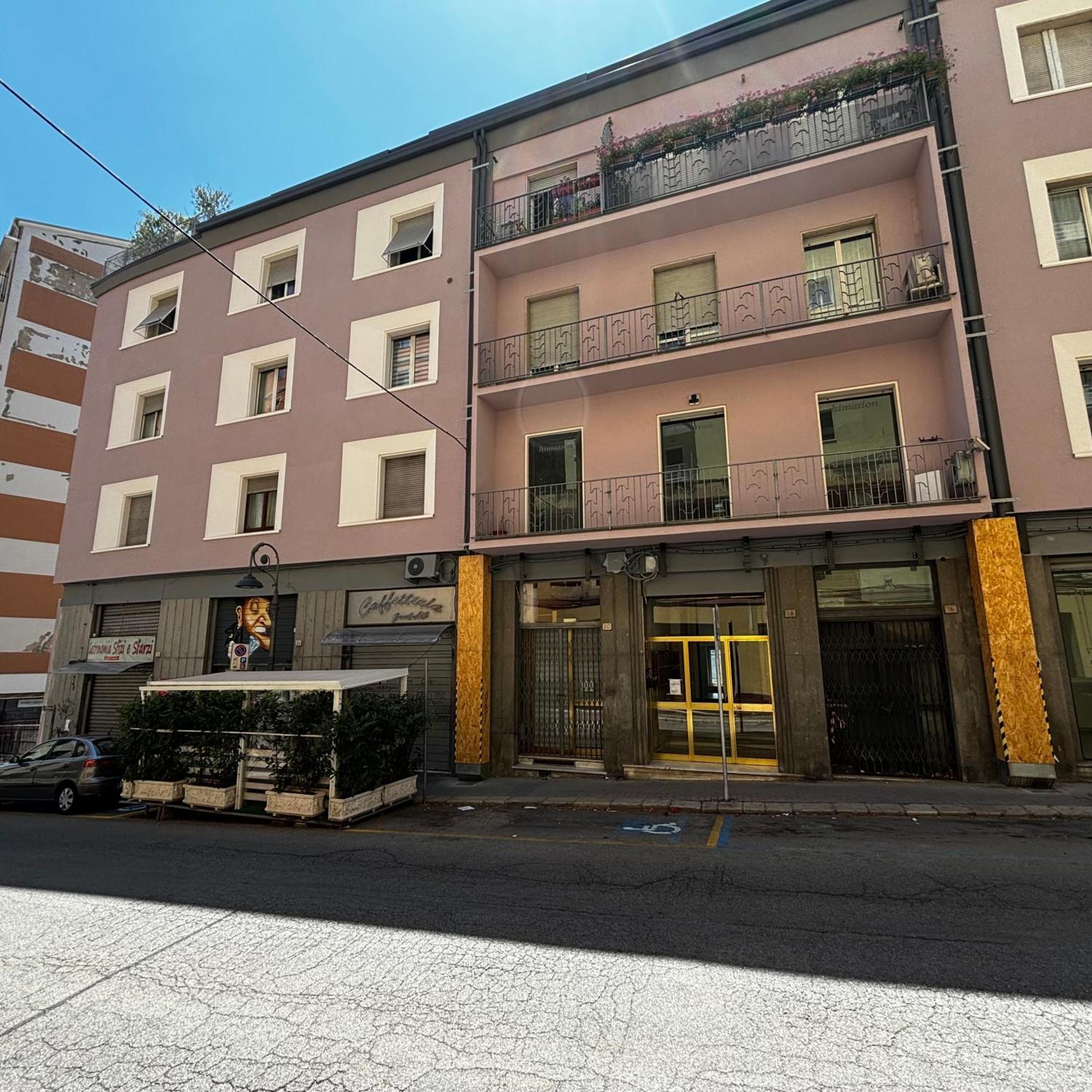 Room & Parking In Centro Citta Con Parcheggio Privato E Wifi 波坦察 外观 照片
