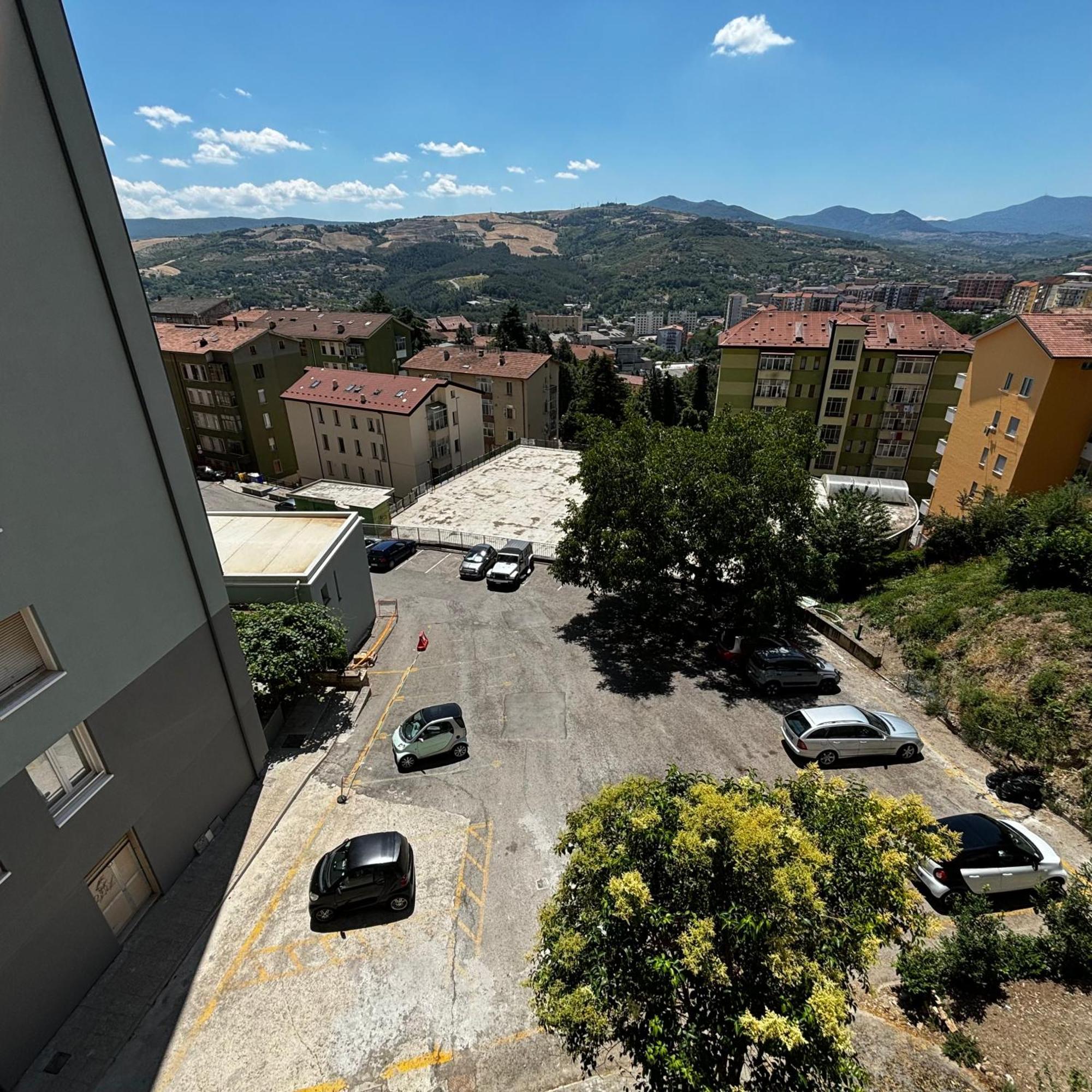Room & Parking In Centro Citta Con Parcheggio Privato E Wifi 波坦察 外观 照片