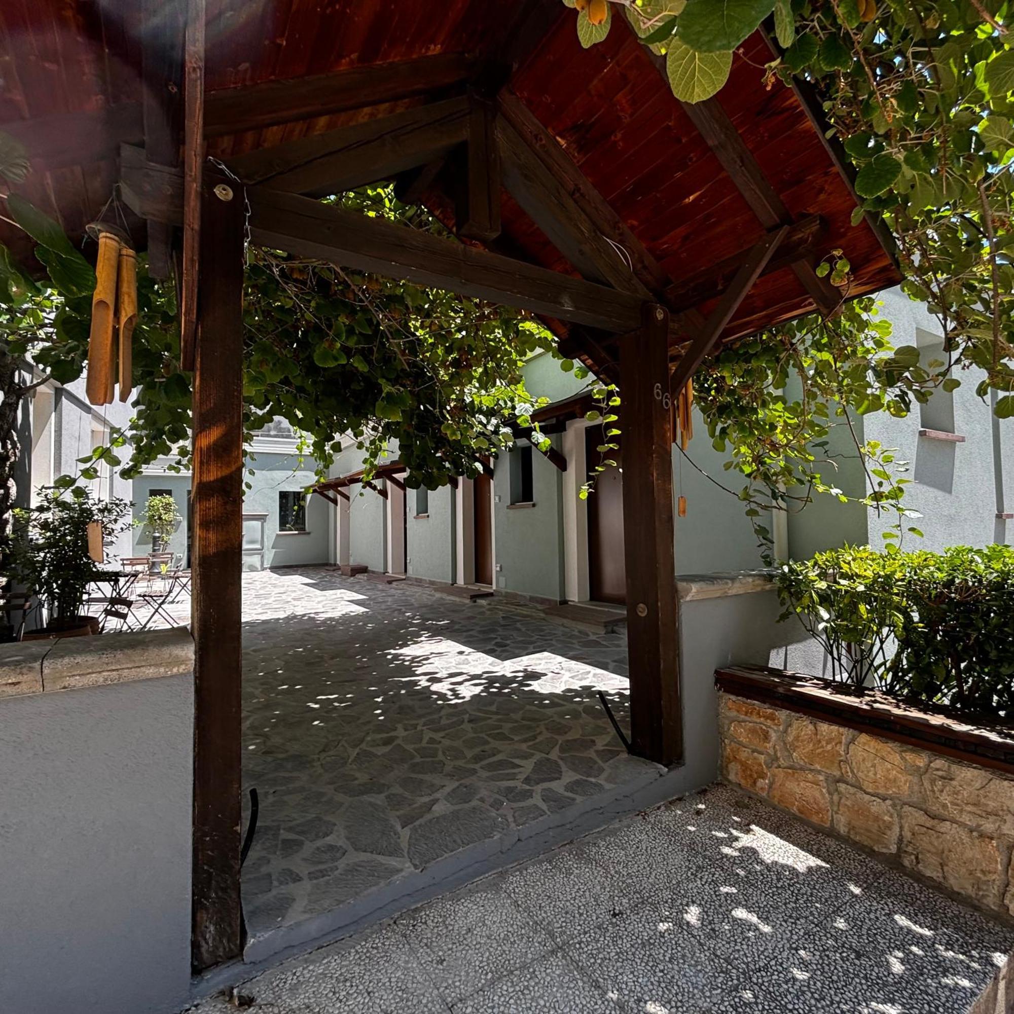 Room & Parking In Centro Citta Con Parcheggio Privato E Wifi 波坦察 外观 照片