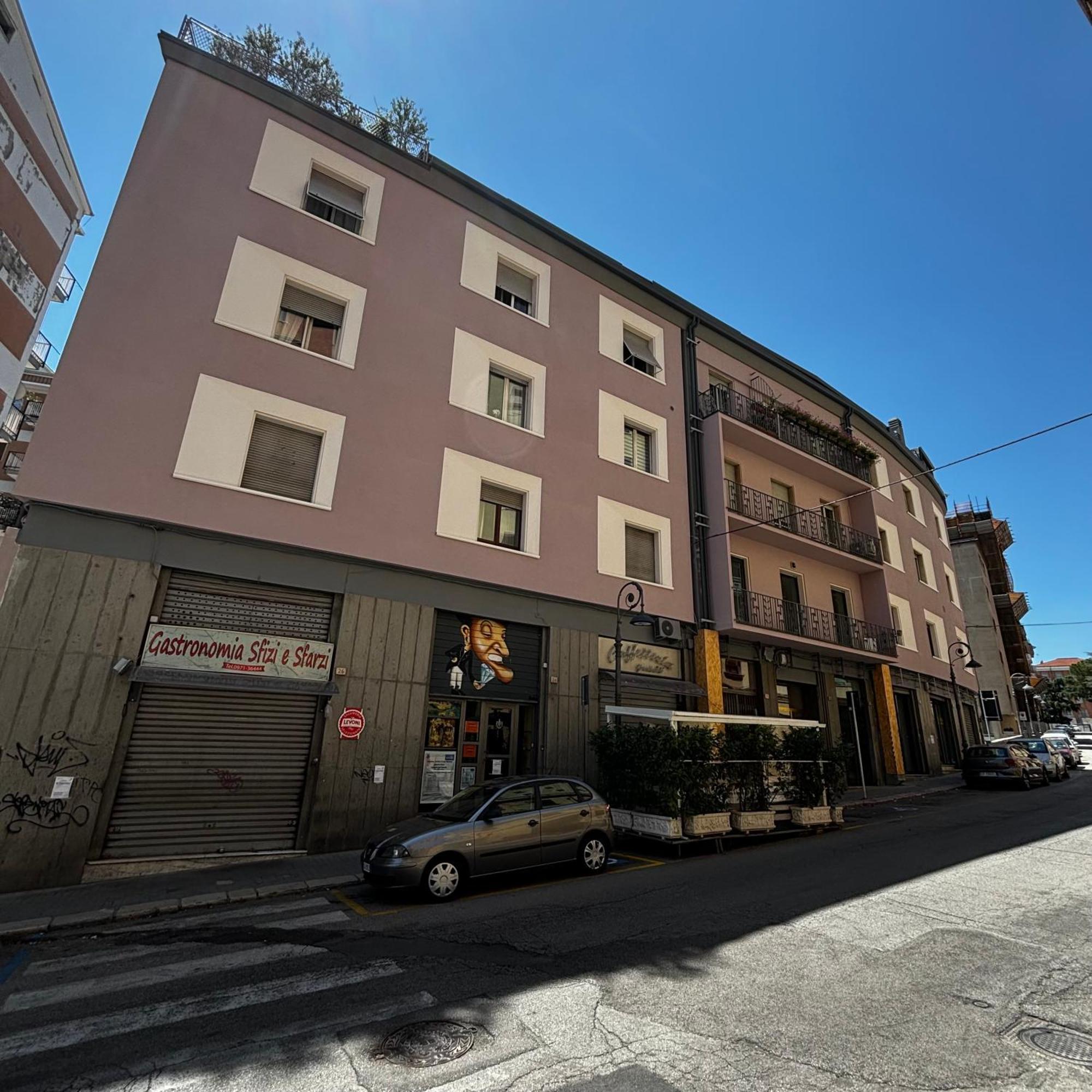 Room & Parking In Centro Citta Con Parcheggio Privato E Wifi 波坦察 外观 照片